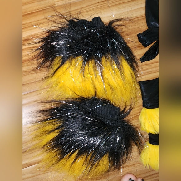 7 piece Bumblebee Rave Costume. Size S/M. - Picture 8 of 11